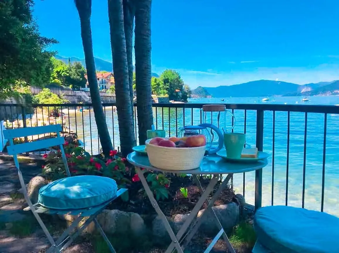 Holiday home Pied Dans L'Eau Villa Brezzo