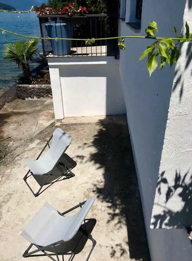 Pied Dans L'Eau Villa Brezzo Holiday home