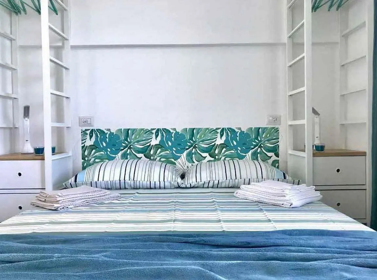 Holiday home Pied Dans L'Eau Villa Brezzo