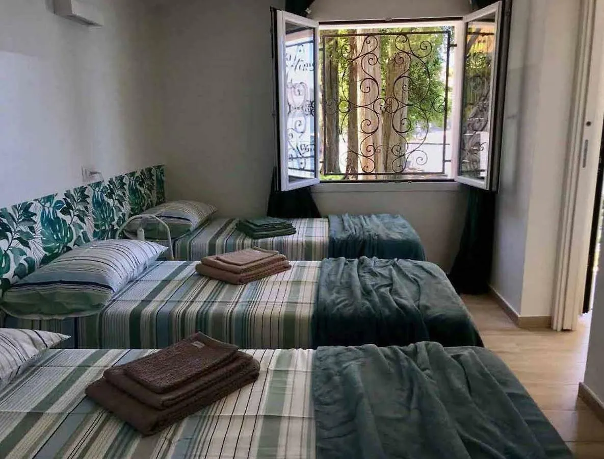 Holiday home Pied Dans L'Eau Villa Brezzo